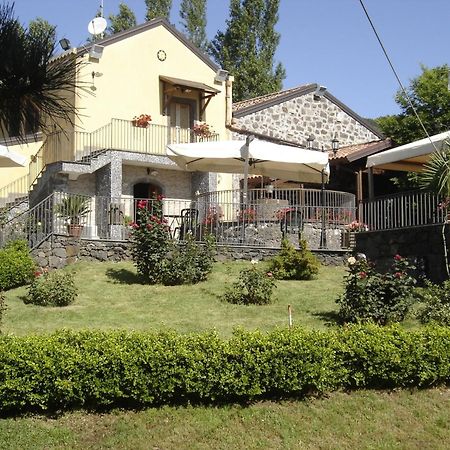 Ai Vecchi Crateri Guest House Sant'Alfio Exterior photo
