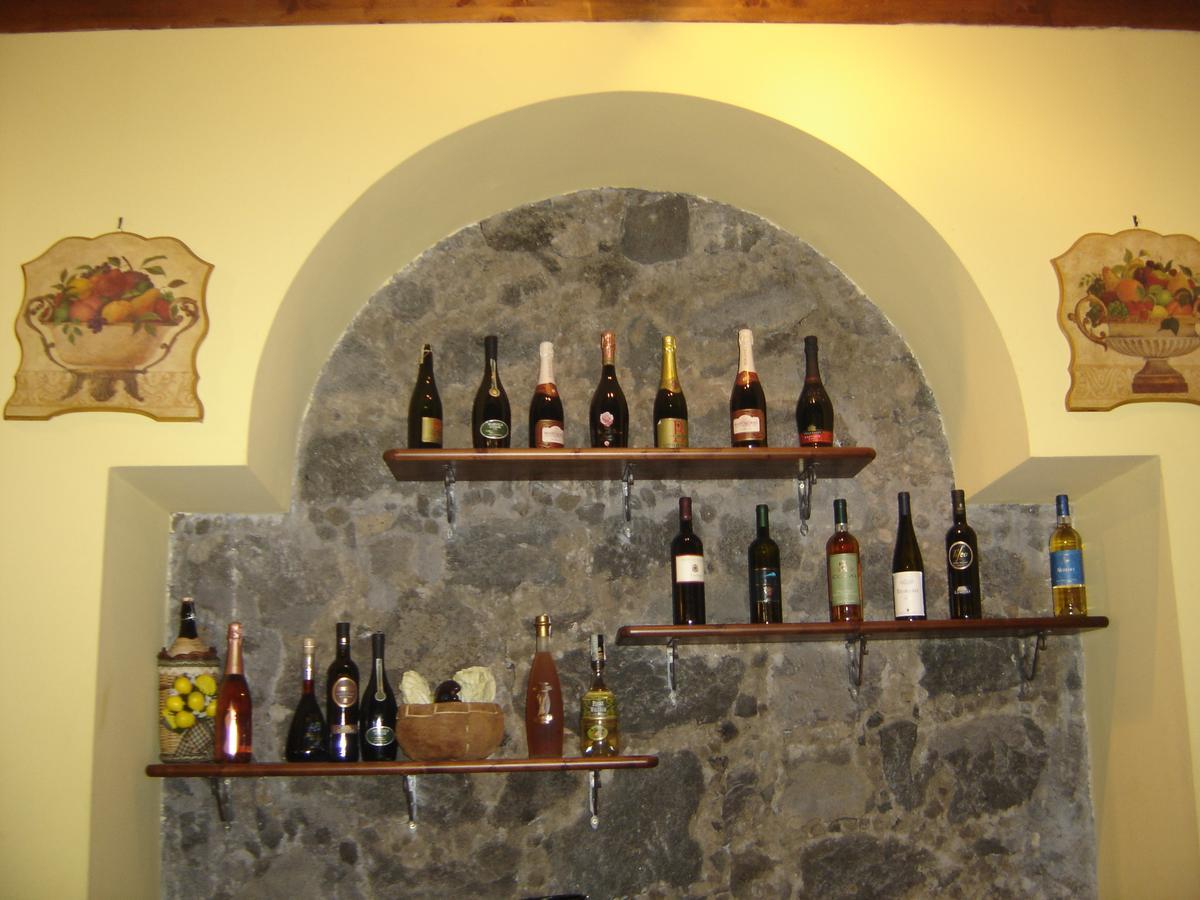 Ai Vecchi Crateri Guest House Sant'Alfio Exterior photo