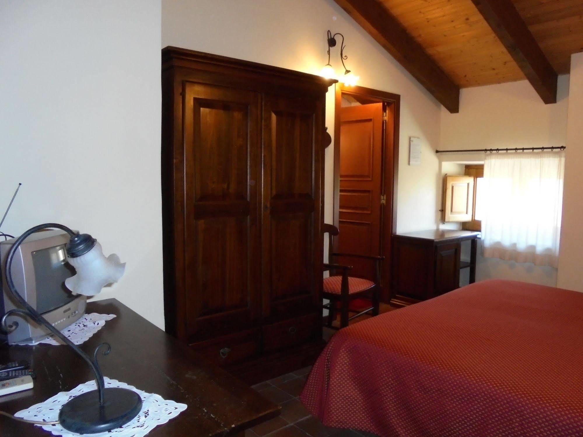Ai Vecchi Crateri Guest House Sant'Alfio Exterior photo